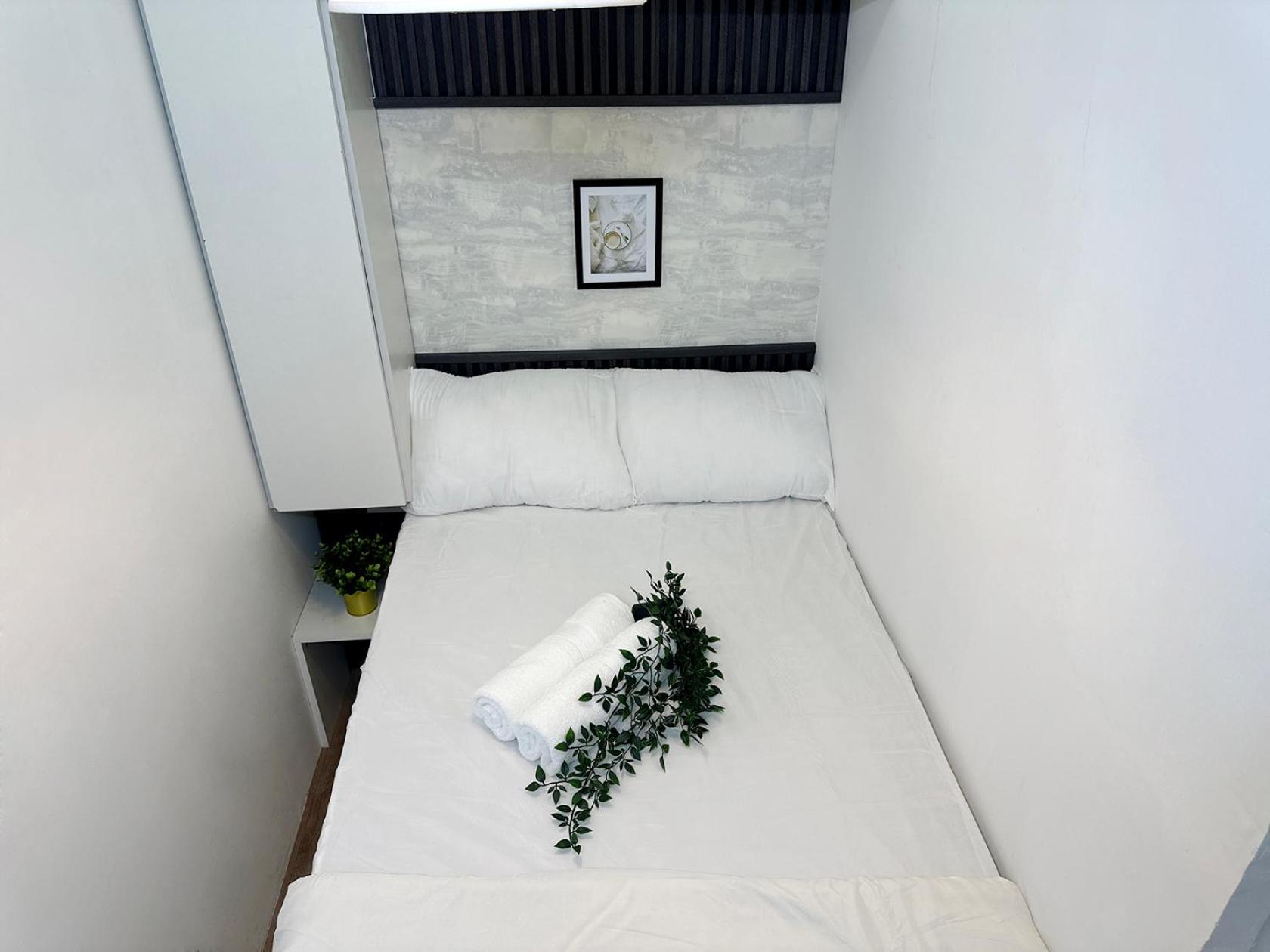 Homestay The Flex Partition Near Mall Of The Emirates Dubai