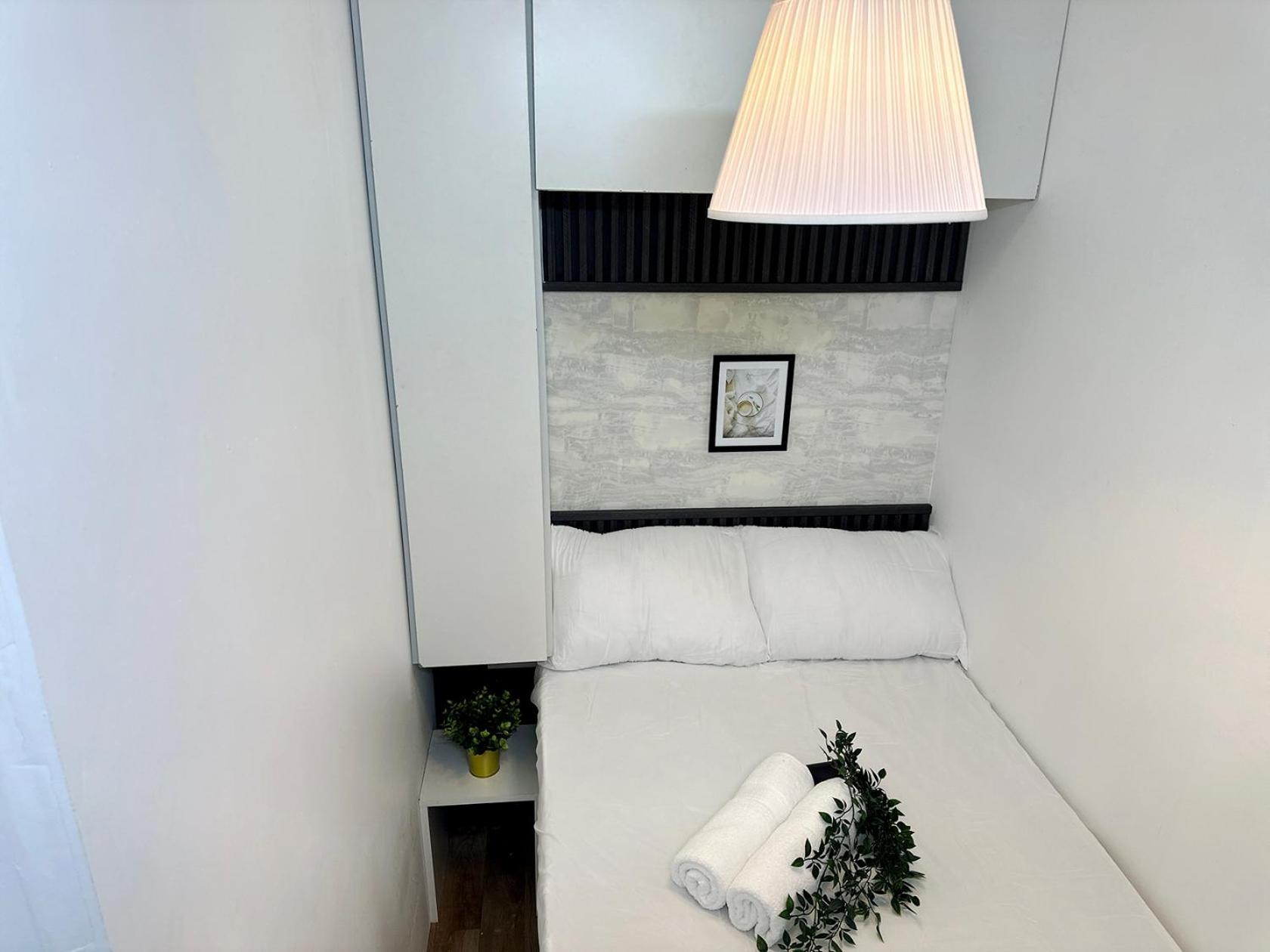 Homestay The Flex Partition Near Mall Of The Emirates Dubai
